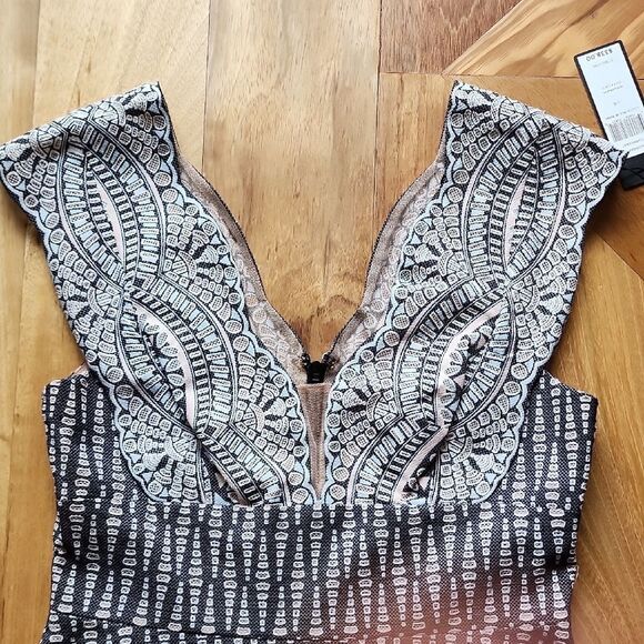 BCBGMaxAzria Black and Gray Lace Mini Dress - Women's Size 6 (NWT) - Picture 3 of 6